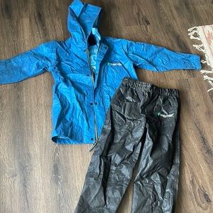 Frogg Toggs boys rain suit/fishing